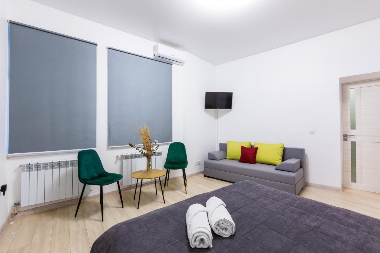 Vodna White Apartment Lviv Extérieur photo
