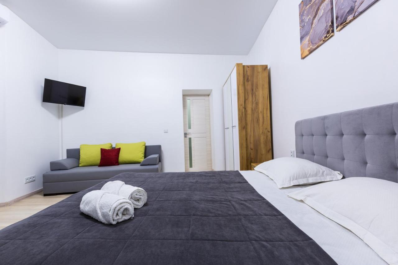 Vodna White Apartment Lviv Extérieur photo